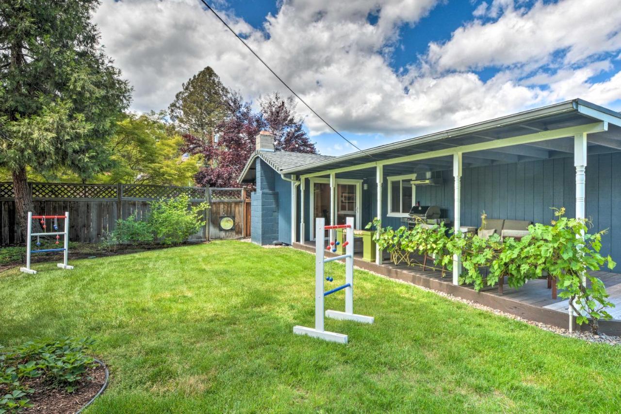 Central Medford Family Retreat With Large Yard! Εξωτερικό φωτογραφία