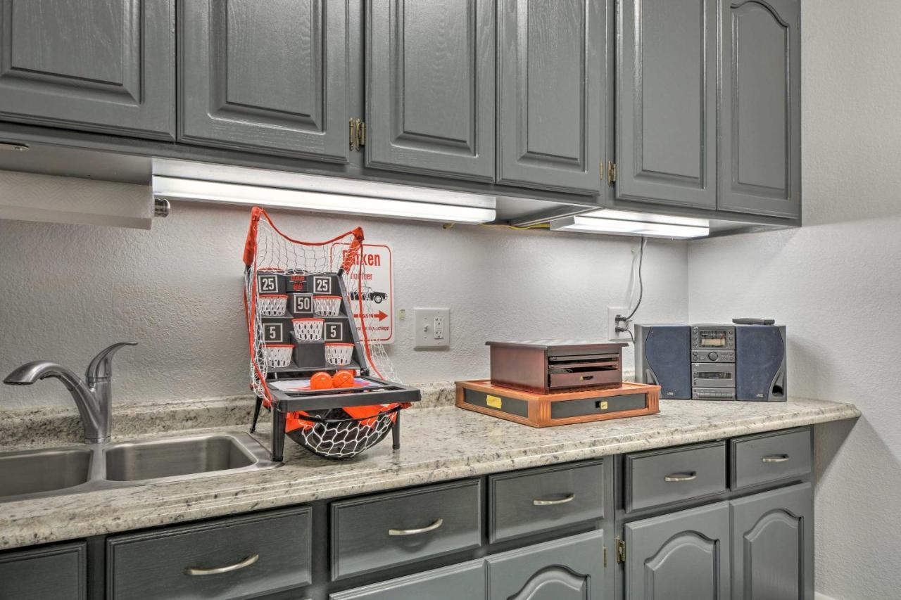 Central Medford Family Retreat With Large Yard! Εξωτερικό φωτογραφία
