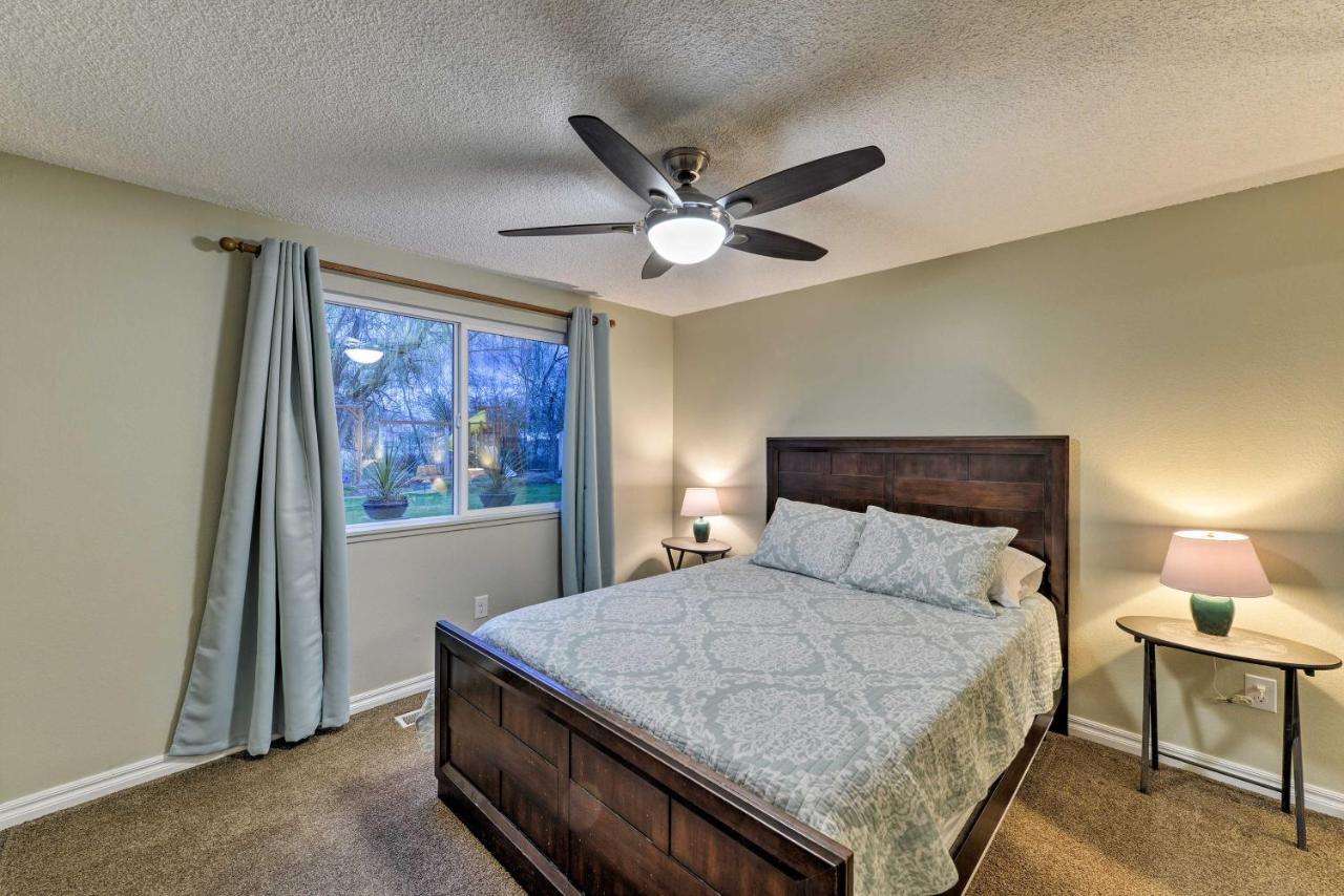 Central Medford Family Retreat With Large Yard! Εξωτερικό φωτογραφία